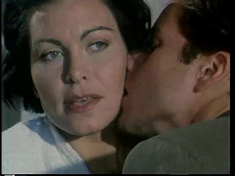 Caliente Porno Vintage Con Una Mujer Caliente Que Pone Los Cuernos A Su Marido XVIDEOS