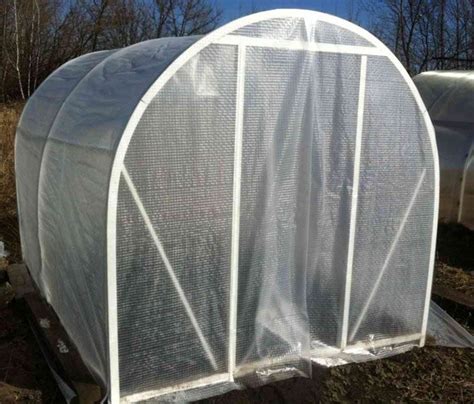 Парники из дуг с укрывным материалом: где купить, как сделать самому