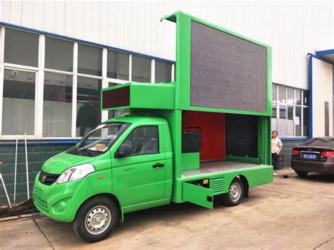 14ft Dongfeng Digital Billboard Truck Mounted LED Screen P4 Big Size