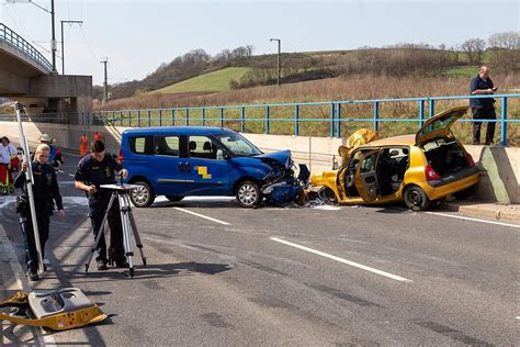 Schwerer Unfall Bei Coburg Zwei Schwerverletzte Nach Crash Auf B