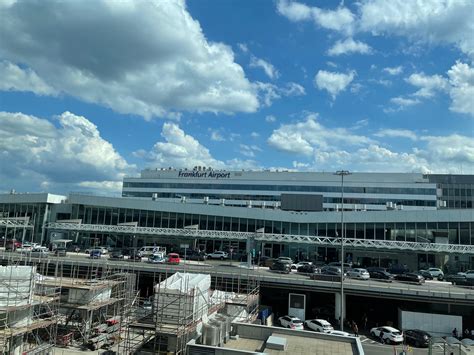 Battle of the Frankfurt Airport hotels: Which Hilton or Marriott is