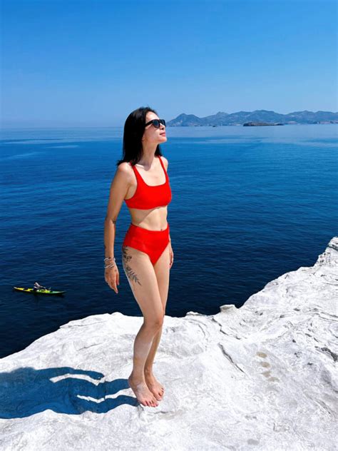 Hot Sexy Ngo Thanh Van Bikini Pics