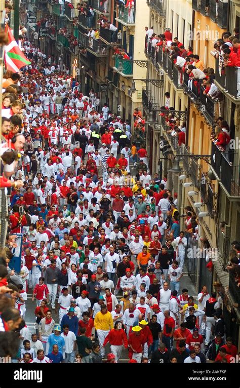 Running of The Bulls in Calle Estafeta, Fiesta de San Fermin (Encierro ...