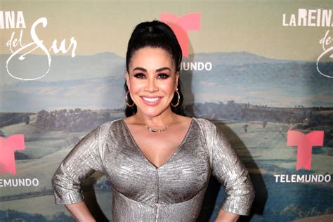 Carolina Sandoval Presume Bikini Y Lanza Mensaje En Redes