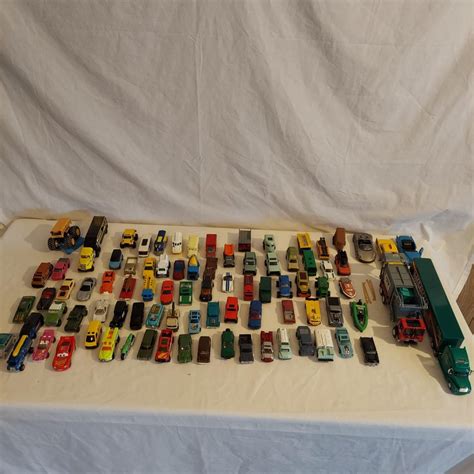 Mario Kart Hot Wheels Track Set Plus Assorted Matchbox Hot Wheels Cars B Bbl Estatesales Org