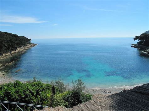 20 Best Beaches in the South of France (With Map)