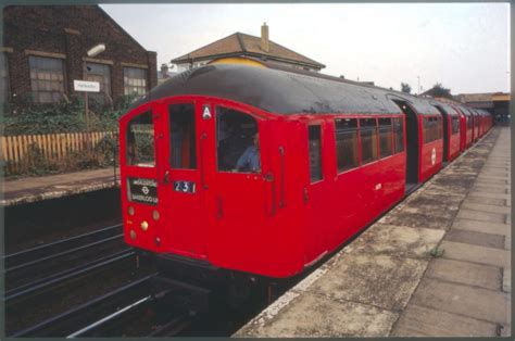 Going Underground 1938 Stock In N Gauge Revolution Trains