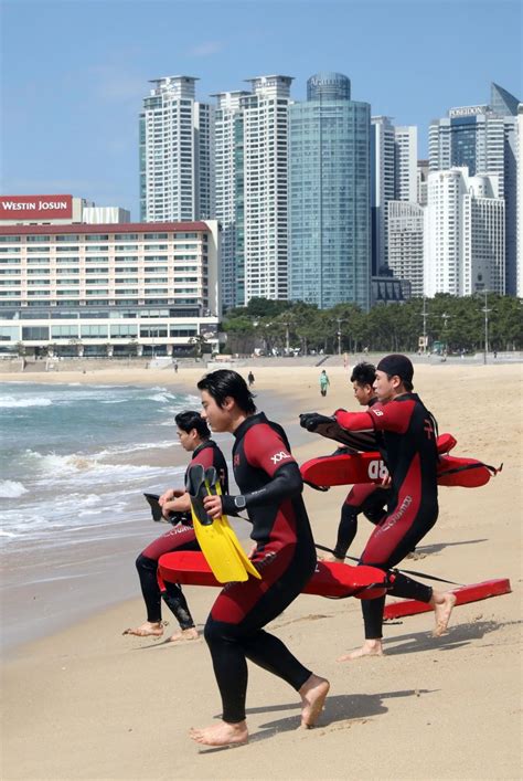 부산 해수욕장 부분 개장 앞두고 인명구조훈련 뉴시스pic 파이낸셜뉴스