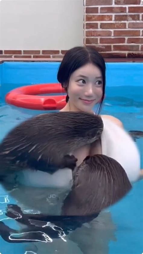 Hot girl bikini lộ video với sự cố nhạy cảm khiến mạng xã hội dậy sóng