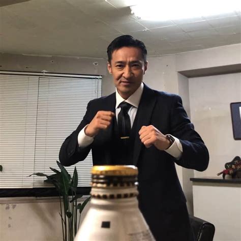 山口祥行さんのインスタグラム動画 山口祥行instagram「俺も流行に乗ってみた（笑） Bottlecapchallenge