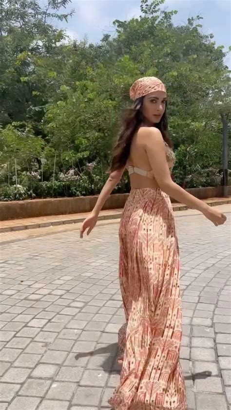 Hot Photos Of Kiara Advani Flaunting Her Sexy Back In Backless Outfits SpideyPosts