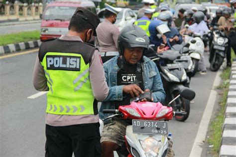 Operasi Zebra Progo Sehari Jaring Ratusan Pengendara