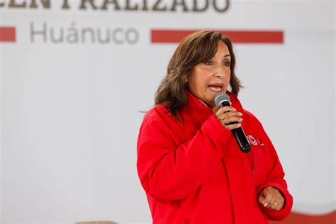 Dina Boluarte Descarta Renunciar El Chino