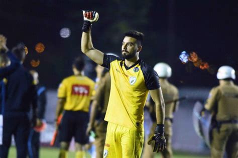 Goleiro Deixa Londrina Esporte Clube Para Jogar No Azerbaij O