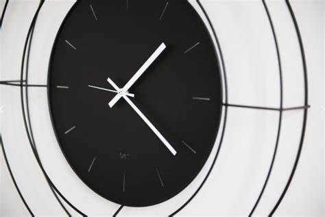 Wall Clock Nude Small Orologio Nudo Piccolo 2024 Artecrono