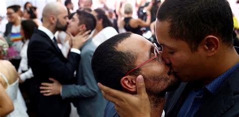 Revolución en la Iglesia Obispos europeos crean un rito para bendecir a las parejas gay