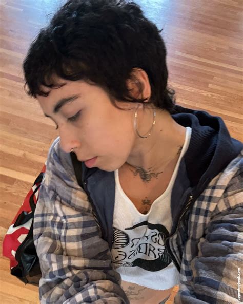 Indigo De Souza IndigoFarAway Comealongmoon Nude OnlyFans Leaks Fappening FappeningBook