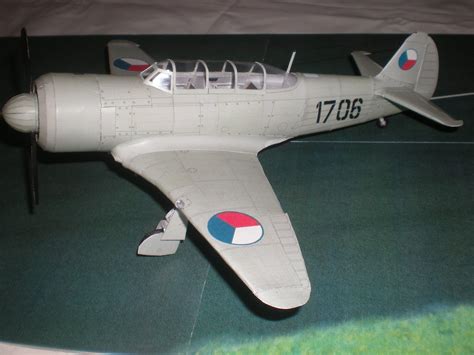 Jak-11 /C-11 Czechoslovakia 1/33 - EcardModels