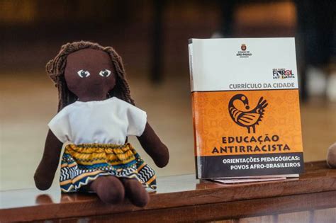 Prefeitura lança currículo antirracista para escolas da rede municipal