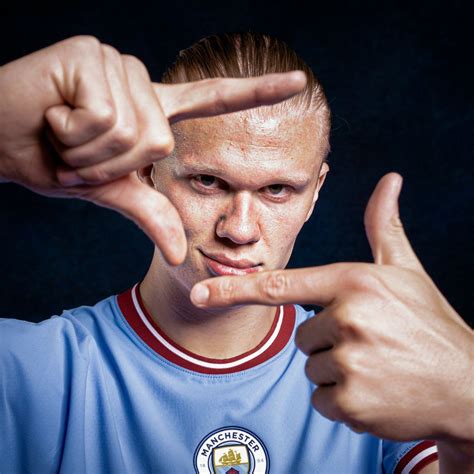 Pin By SharvV On Erling Haaland Manchester City Manchester Premier