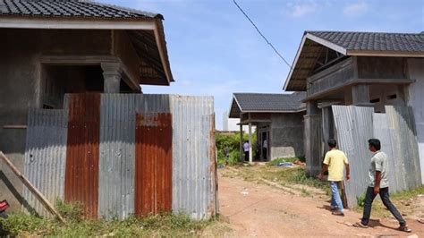 Foto Polisi Bongkar Lokasi Rumah Penimbun Solar Di Aceh Kumparan