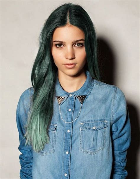 20+ Forest Green Hair Looks To Inspire Your Makeover