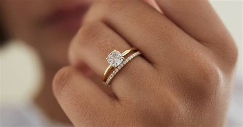 How To Choose The Engagement Ring