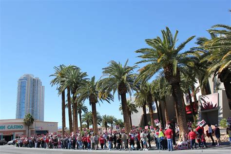 Las Vegas casino workers vote to strike | Global News