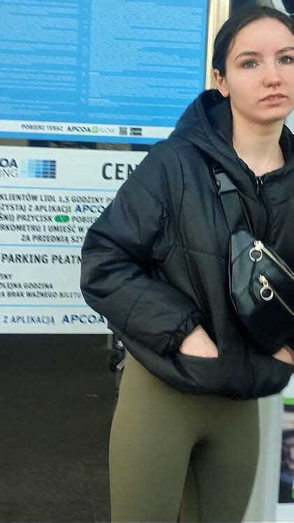 Nice Brunette In Leggings Spandex Leggings Yoga Pants Forum