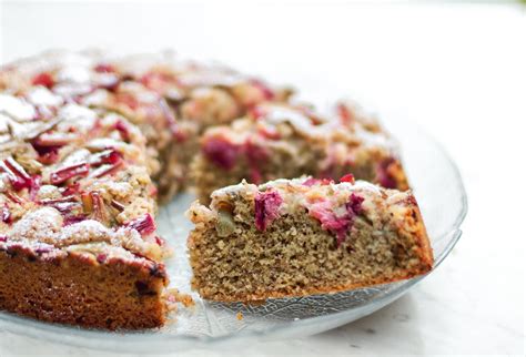 Gesunder Rhabarberkuchen Unser S Saures Lieblingsrezept Eatclever