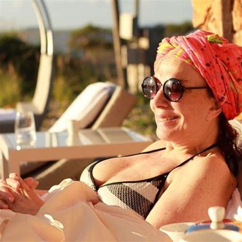 Diez famosas 55 que se animaron a la bikini y lucen espléndidas Infobae