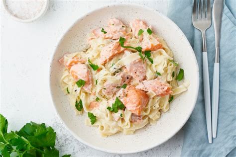 Recette pâtes carbonara au saumon Marie Claire