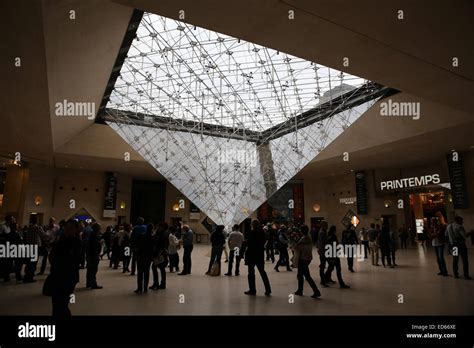 The Inverted Pyramid Louvre Museum Stock Photo Alamy