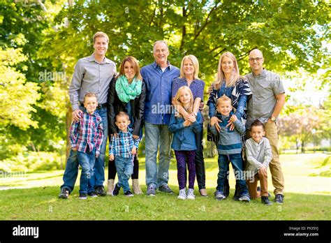 Aunt uncle mom dad children hi-res stock photography and images - Alamy