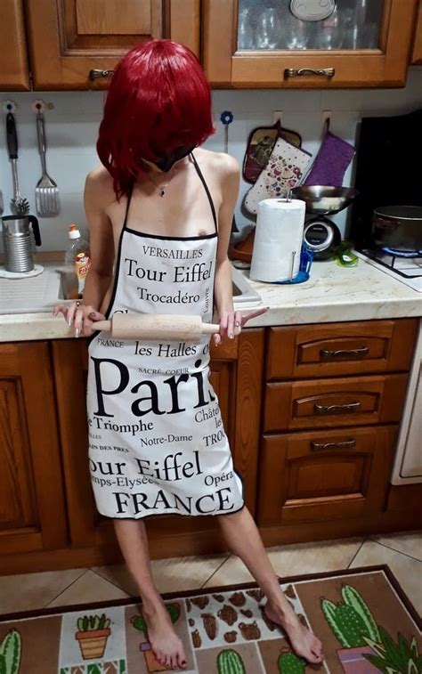 Maja Amateur Wife Posing In The Kitchen 14 Pics XHamster