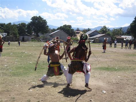 AH Journey Tari Caci Tarian Perang Legendaris Masyarakat Manggarai