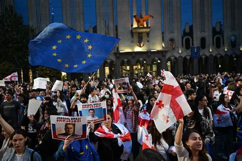 G Orgie Des Dizaines De Milliers De Manifestants De Nouveau Dans La Rue