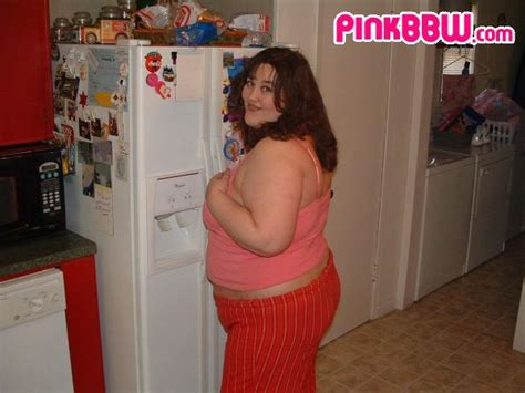 Chubby Bbw Having A Midnight Messy Food Snack Porn Pictures XXX Photos Sex Images