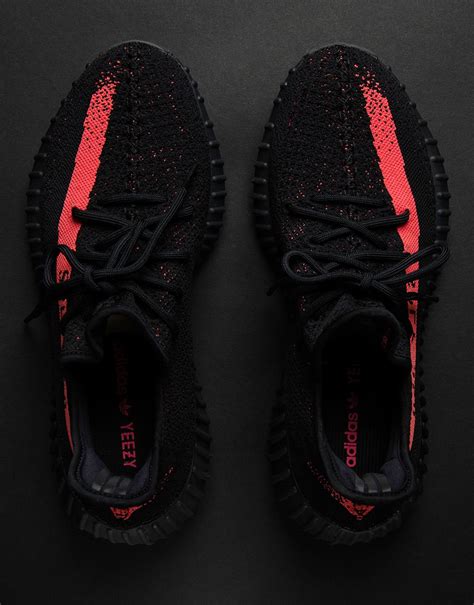 아디다스 이지 부스트 350 v2 고화질 이미지(adidas Yeezy Boost 350 v2) by stripecenter ...