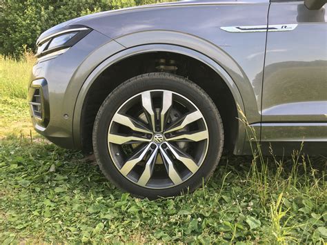 Фото Volkswagen Touareg (2021 - сегодня) поколение III рестайлинг - В ...