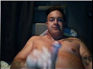 Hot Maduro Se Hace Una Paja En La Webcam Hotntubes