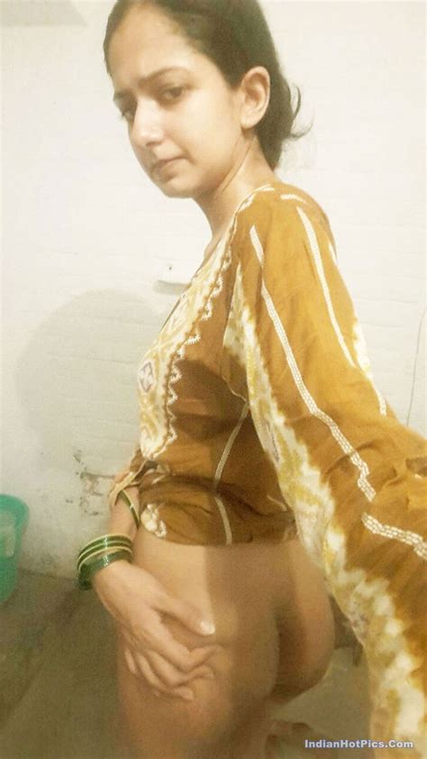 Jawaan Biwi Ki Tharki Nude Selfies Pati Ke Liye
