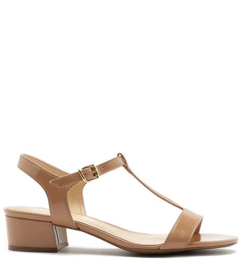 Sand Lia Nude Verniz Salto Bloco Baixo Arezzo