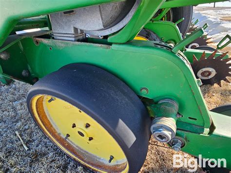 John Deere 7300 Maxemerge 2 8r30 Planter Bigiron Auctions