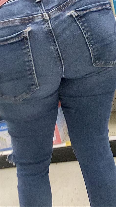 Petite Milf Brunette Filling Out Her Jeans Nicely Tight Jeans Forum