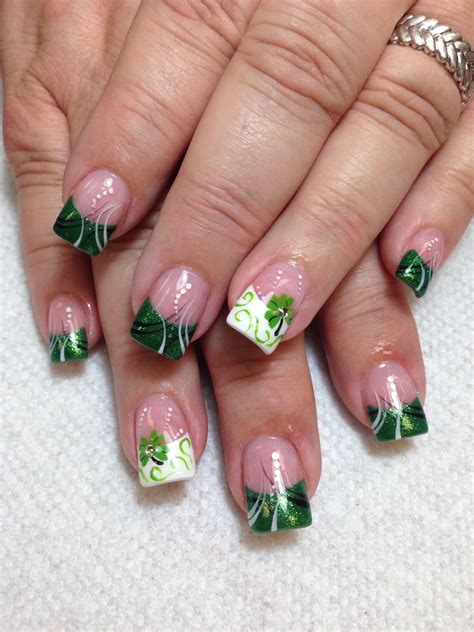 Pin On Nails St Patricks Nail Designs Shamrock Nails Acrylic Nails