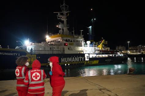 Migranti Sospeso Fermo Nave Humanity 1 LaPresse