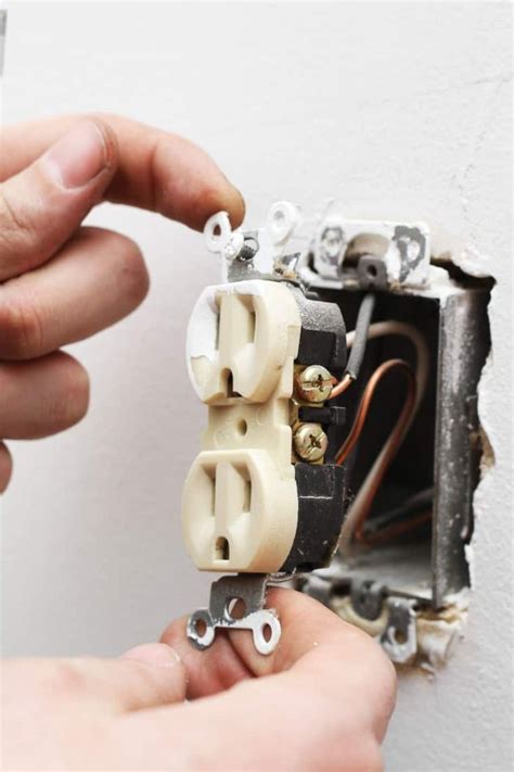 How To Replace Electrical Wall Outlet