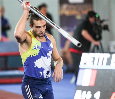 Athlétisme Championnats de France en salle Thibaut Collet roi de