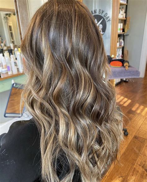 Golden Highlights Brown Hair Brunette Hair With Highlights Cool Toned